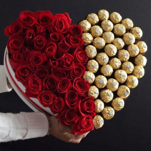 Caja Gran Velvet rosas rojas y bombone