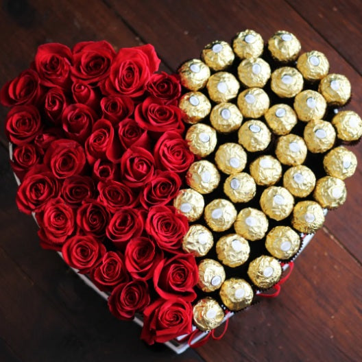 Caja Gran Velvet rosas rojas y bombone