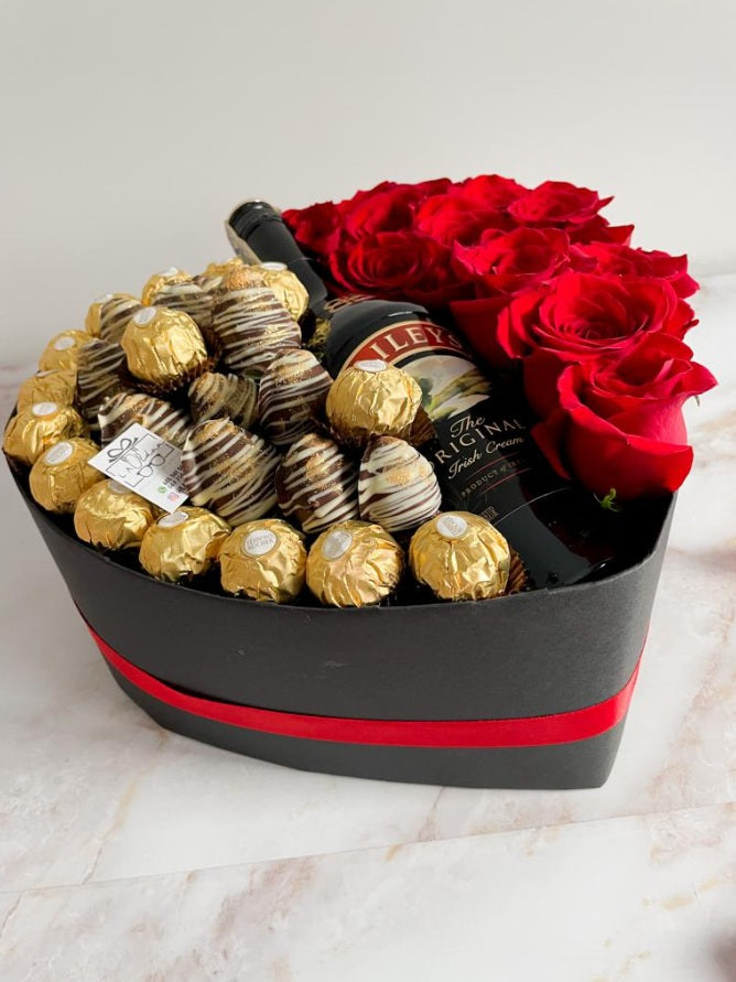 Caja Valantines de rosas, fresas con chocolate, Ferreros y Baileys